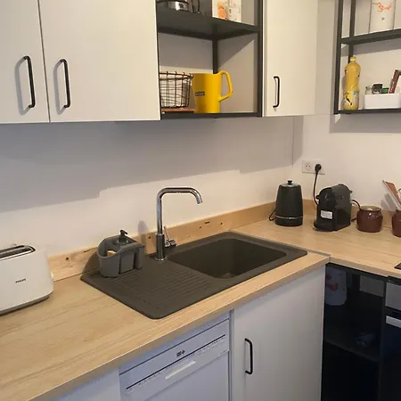 Apartment Chaleureux Et Fonctionnel